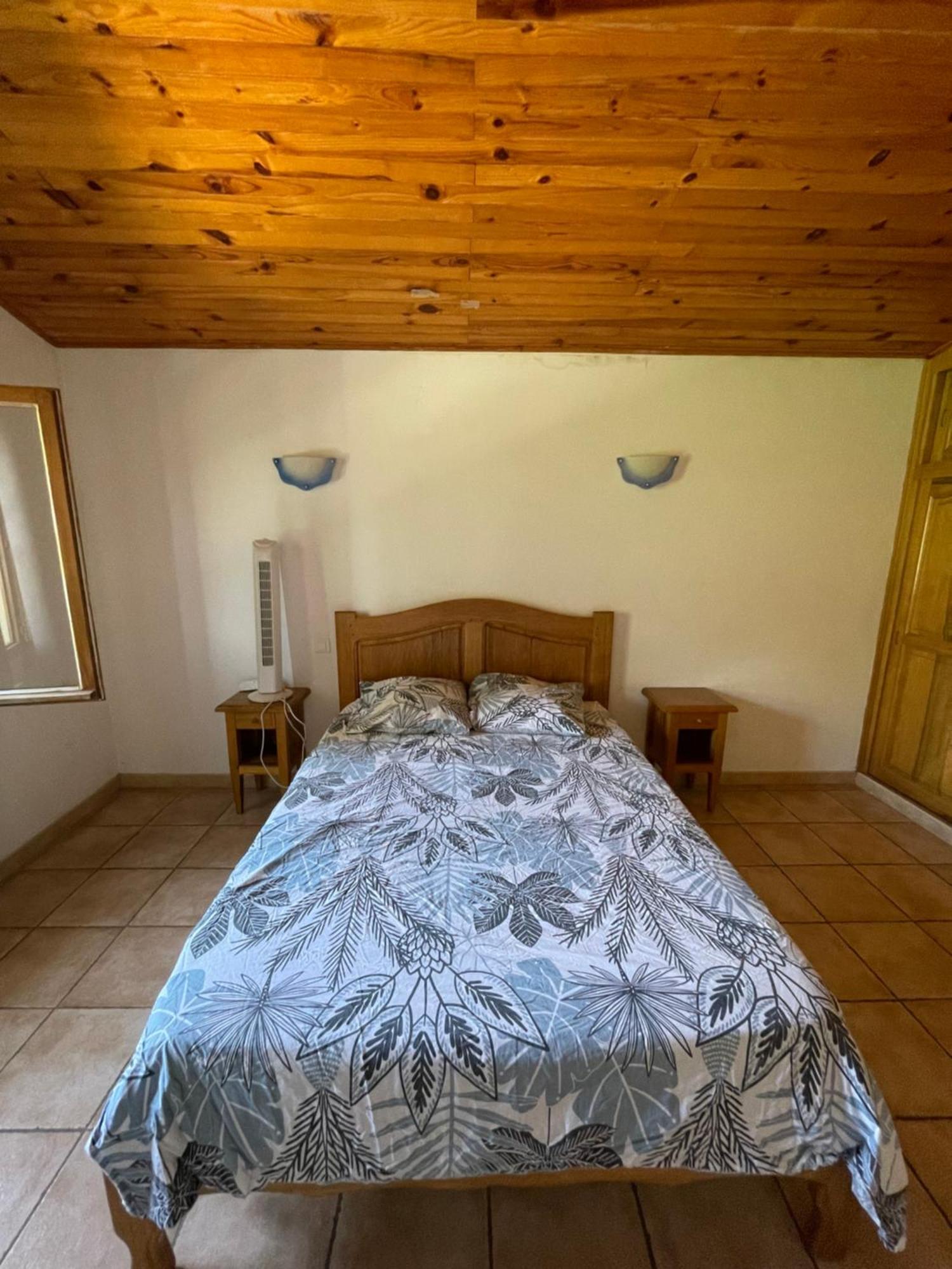 Les Prairies Mas Roux Guest House Raphèle Cameră foto